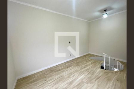 Sala do andar superior de apartamento para alugar com 2 quartos, 96m² em Vila Garcia, Jundiaí