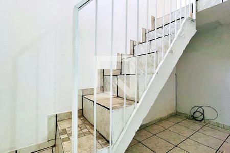 Escada de casa para alugar com 1 quarto, 70m² em Parque Jurema, Guarulhos