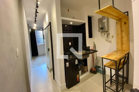 Sala de kitnet/studio para alugar com 1 quarto, 25m² em Santa Teresa, Rio de Janeiro