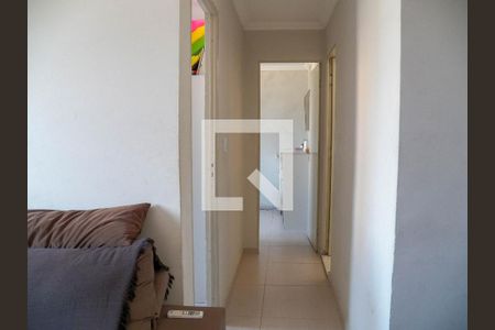 Corredor de apartamento para alugar com 2 quartos, 45m² em Jardim Santo Elias, São Paulo