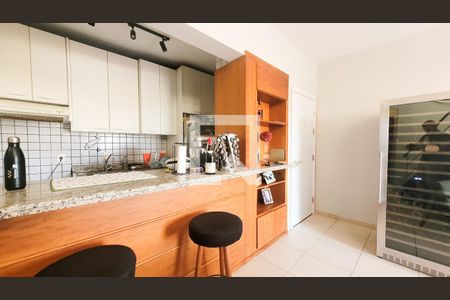 Sala de apartamento à venda com 2 quartos, 120m² em Parque São Quirino, Campinas