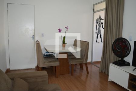 Sala de apartamento à venda com 2 quartos, 50m² em Ressaca, Contagem