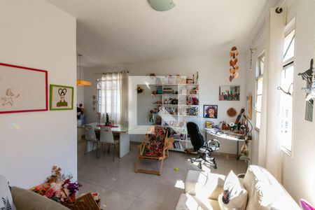 Sala de apartamento à venda com 3 quartos, 100m² em Caiçaras, Belo Horizonte