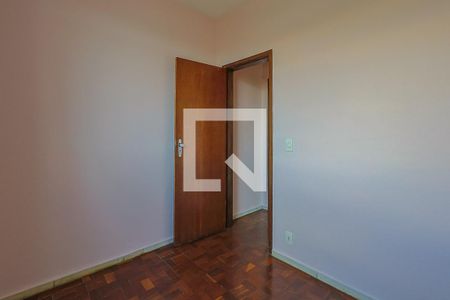 Quarto 1 de apartamento para alugar com 3 quartos, 80m² em Santa Efigênia, Belo Horizonte