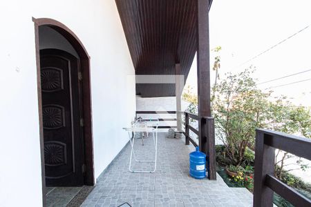 Casa para alugar com 250m², 5 quartos e 2 vagas Casa para alugar com 250m², 5 quartos e 2 vagasFrente