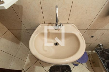 Casa para alugar com 250m², 5 quartos e 2 vagas Casa para alugar com 250m², 5 quartos e 2 vagasBanheiro Social