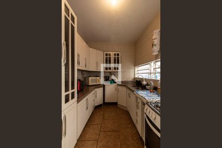 Casa para alugar com 250m², 5 quartos e 2 vagas Casa para alugar com 250m², 5 quartos e 2 vagasCozinha