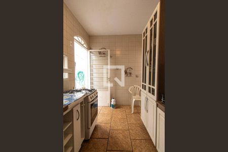 Casa para alugar com 250m², 5 quartos e 2 vagas Casa para alugar com 250m², 5 quartos e 2 vagasCozinha