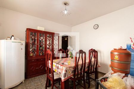 Casa para alugar com 250m², 5 quartos e 2 vagas Casa para alugar com 250m², 5 quartos e 2 vagasSala de Jantar