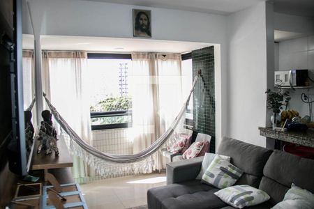 Sala  de apartamento para alugar com 1 quarto, 50m² em Armação, Salvador