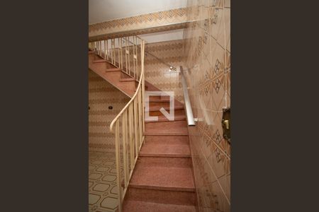 Escada de casa para alugar com 3 quartos, 225m² em Vila Barreto, São Paulo