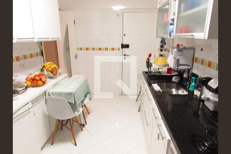 Cozinha de apartamento à venda com 4 quartos, 120m² em Chácara Agrindus, Taboão da Serra