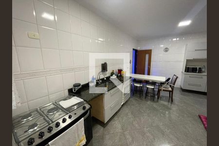 Foto 09 de casa à venda com 3 quartos, 132m² em Vila Bertioga, São Paulo