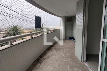 Varanda de casa para alugar com 3 quartos, 120m² em Jardim Vinte E Cinco de Agosto, Duque de Caxias