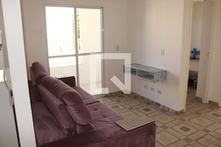 Sala de apartamento para alugar com 2 quartos, 53m² em Cemucam, Cotia