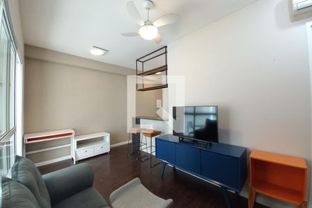 Sala  de kitnet/studio para alugar com 1 quarto, 47m² em Cambuí, Campinas