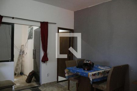 Sala de casa para alugar com 2 quartos, 80m² em Jardim Vitoria, Belo Horizonte