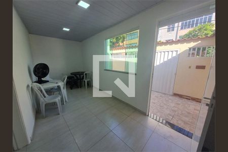 Casa à venda com 2 quartos, 170m² em Olaria, Rio de Janeiro