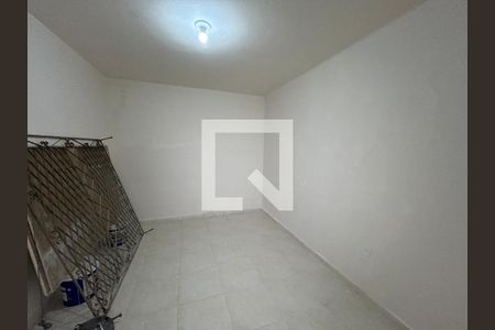 Quarto 3 de casa para alugar com 3 quartos, 100m² em Marechal Hermes, Rio de Janeiro