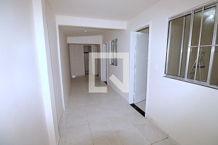 Sala de casa para alugar com 3 quartos, 100m² em Marechal Hermes, Rio de Janeiro