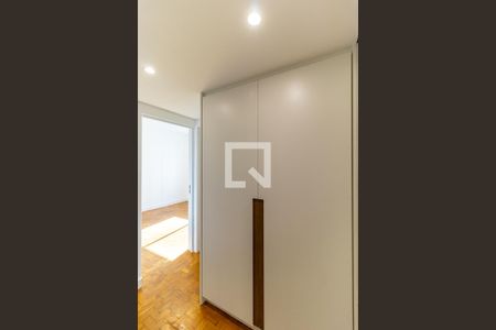 Corredor de apartamento à venda com 3 quartos, 143m² em Higienópolis, São Paulo