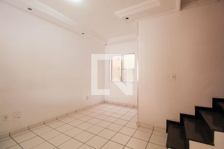 Sala de casa de condomínio para alugar com 3 quartos, 96m² em Chácara Mafalda, São Paulo