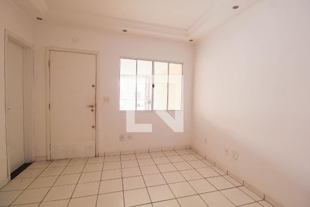 Sala de casa de condomínio para alugar com 3 quartos, 96m² em Chácara Mafalda, São Paulo