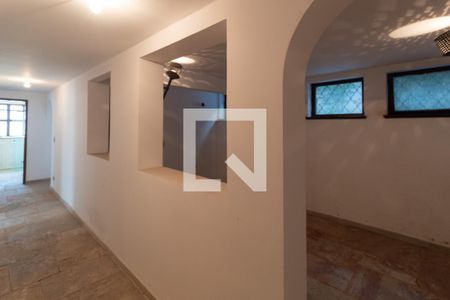 Casa para alugar com 570m², 4 quartos e 4 vagas Casa para alugar com 570m², 4 quartos e 4 vagasHall de Distribuição