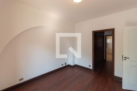 Casa para alugar com 570m², 4 quartos e 4 vagas Casa para alugar com 570m², 4 quartos e 4 vagasQuarto 3