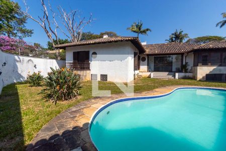 Casa para alugar com 570m², 4 quartos e 4 vagas Casa para alugar com 570m², 4 quartos e 4 vagasPiscina