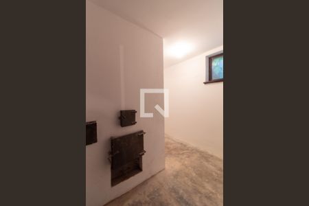 Casa para alugar com 570m², 4 quartos e 4 vagas Casa para alugar com 570m², 4 quartos e 4 vagasQuarto de Serviço 6 Aquecedor