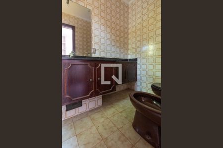 Casa para alugar com 570m², 4 quartos e 4 vagas Casa para alugar com 570m², 4 quartos e 4 vagasBanheiro da Suíte 2