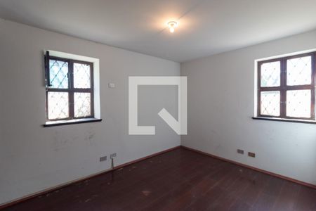 Casa para alugar com 570m², 4 quartos e 4 vagas Casa para alugar com 570m², 4 quartos e 4 vagasQuarto de Serviço 3