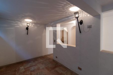 Casa para alugar com 570m², 4 quartos e 4 vagas Casa para alugar com 570m², 4 quartos e 4 vagasHall de Distribuição