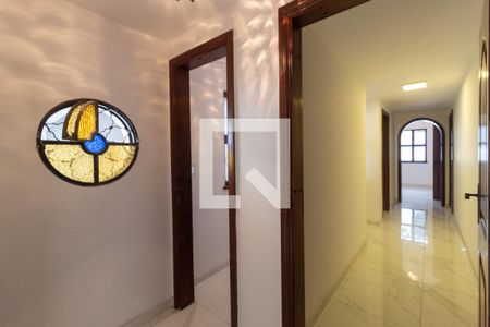 Casa para alugar com 570m², 4 quartos e 4 vagas Casa para alugar com 570m², 4 quartos e 4 vagasHall de Distribuição