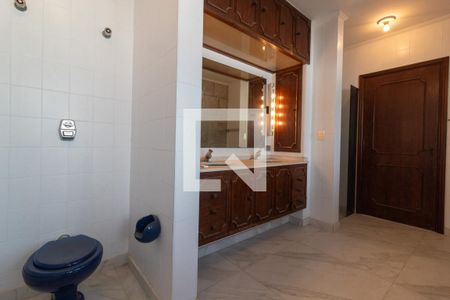 Casa para alugar com 570m², 4 quartos e 4 vagas Casa para alugar com 570m², 4 quartos e 4 vagasBanheiro da Suíte 3