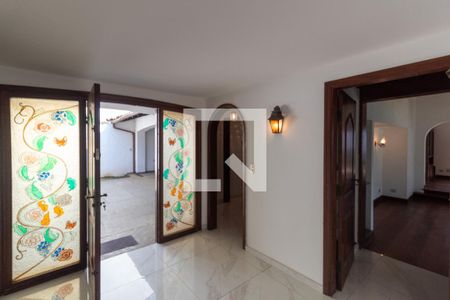 Casa para alugar com 570m², 4 quartos e 4 vagas Casa para alugar com 570m², 4 quartos e 4 vagasHall de Entrada