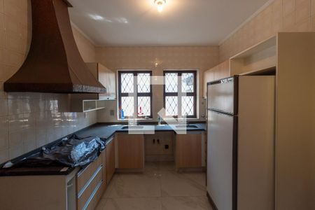 Casa para alugar com 570m², 4 quartos e 4 vagas Casa para alugar com 570m², 4 quartos e 4 vagasCozinha 1