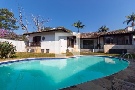 Casa para alugar com 570m², 4 quartos e 4 vagas Casa para alugar com 570m², 4 quartos e 4 vagasPiscina