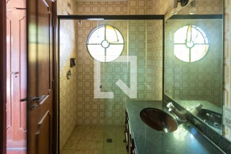 Casa para alugar com 570m², 4 quartos e 4 vagas Casa para alugar com 570m², 4 quartos e 4 vagasBanheiro da Suíte 2