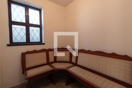 Casa para alugar com 570m², 4 quartos e 4 vagas Casa para alugar com 570m², 4 quartos e 4 vagasQuarto de Serviço 4