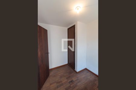 Casa para alugar com 570m², 4 quartos e 4 vagas Casa para alugar com 570m², 4 quartos e 4 vagasQuarto de Serviço 1