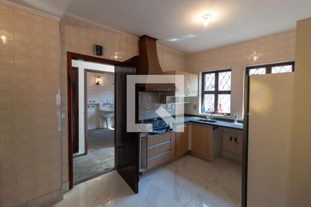 Casa para alugar com 570m², 4 quartos e 4 vagas Casa para alugar com 570m², 4 quartos e 4 vagasCozinha 1