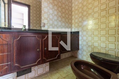 Casa para alugar com 570m², 4 quartos e 4 vagas Casa para alugar com 570m², 4 quartos e 4 vagasBanheiro da Suíte 2