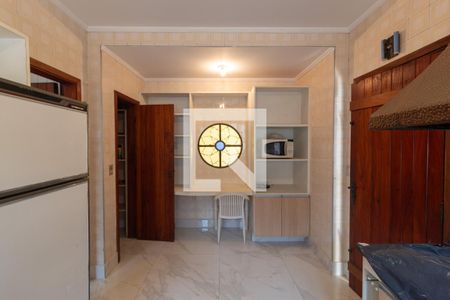 Casa para alugar com 570m², 4 quartos e 4 vagas Casa para alugar com 570m², 4 quartos e 4 vagasCozinha 1