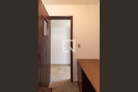 Casa para alugar com 570m², 4 quartos e 4 vagas Casa para alugar com 570m², 4 quartos e 4 vagasQuarto de Serviço 5