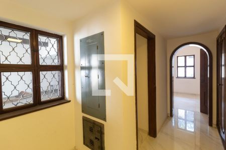 Casa para alugar com 570m², 4 quartos e 4 vagas Casa para alugar com 570m², 4 quartos e 4 vagasHall de Distribuição