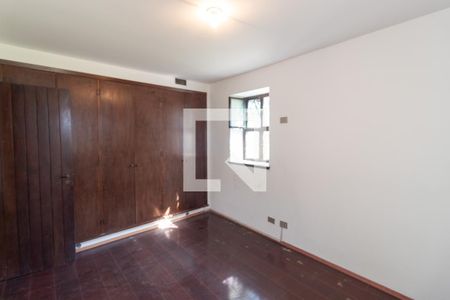 Casa para alugar com 570m², 4 quartos e 4 vagas Casa para alugar com 570m², 4 quartos e 4 vagasQuarto de Serviço 3
