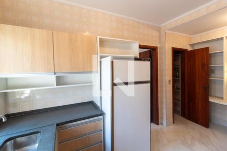 Casa para alugar com 570m², 4 quartos e 4 vagas Casa para alugar com 570m², 4 quartos e 4 vagasCozinha 1