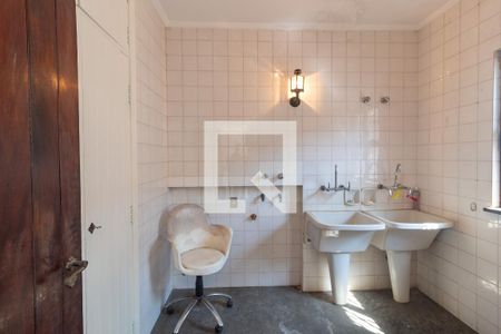 Casa para alugar com 570m², 4 quartos e 4 vagas Casa para alugar com 570m², 4 quartos e 4 vagasÁrea de Serviço